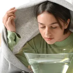 Inhalacje z soli na zatoki: Czy to działa? Poradnik eksperta.