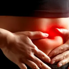 Niedrożność jelit: 4 kluczowe objawy. Kiedy jechać na SOR?