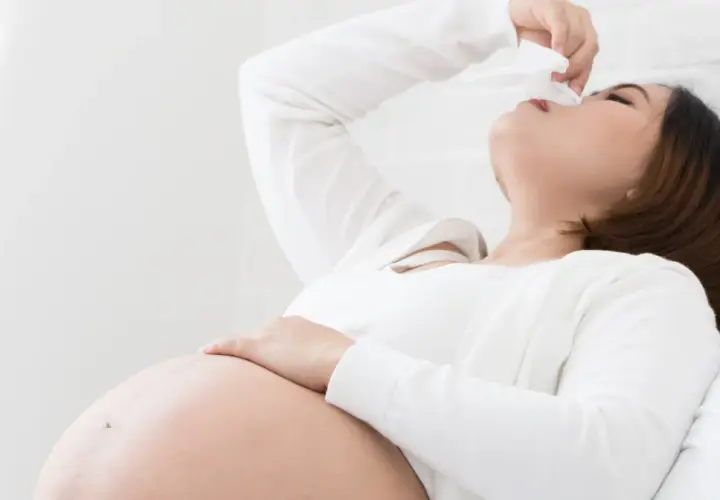 Inhalacje z soli w ciąży: Bezpieczna ulga na katar, kaszel i zatoki