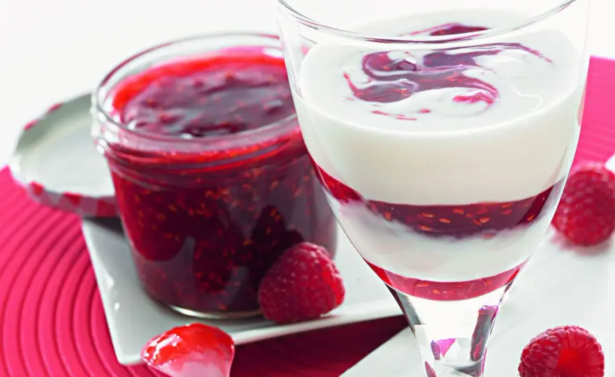 Malinowy syrop z Thermomixa - prosty przepis i triki na zimę