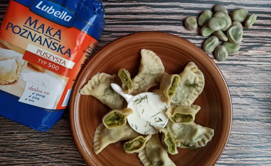 Pierogi z bobem - jak zrobić kremowy farsz i cienkie ciasto