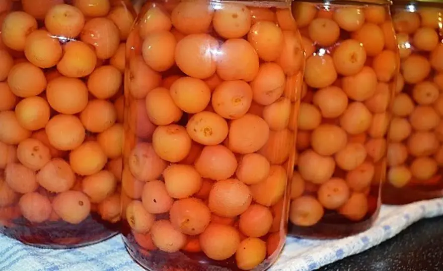 Kompot z czereśni - prosty przepis i sprawdzone proporcje